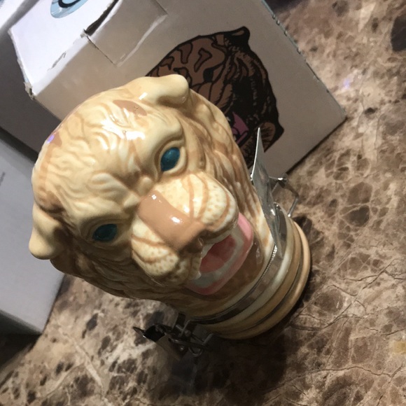 ContainedArt Panther Florida Brown Porcelain Airtight Container New - Picture 4 of 11